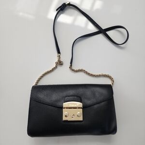. Furla Metropolis Pochette Crossbody Italian Leather Black. In EUC.